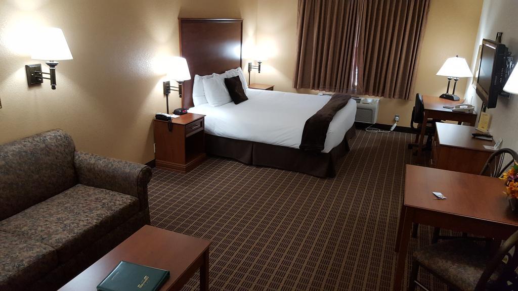 Expressway Suites Фарго Экстерьер фото